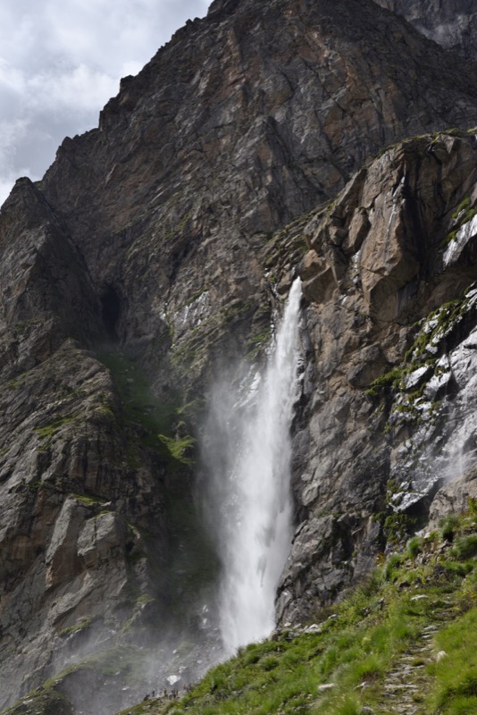 Vasudhara Falls